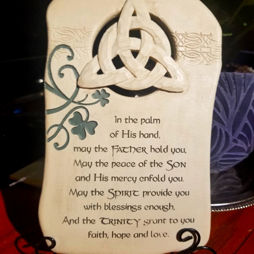 Holy trinity,celtic knot,triskele plate by abby press with clovers